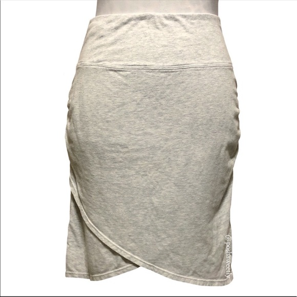 Athleta Dresses & Skirts - Athleta Tulip Hem Skirt